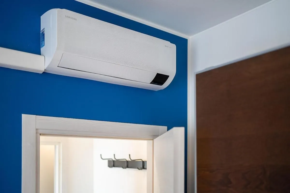 Large Apartment With Private Balcony And Workspace Milánó